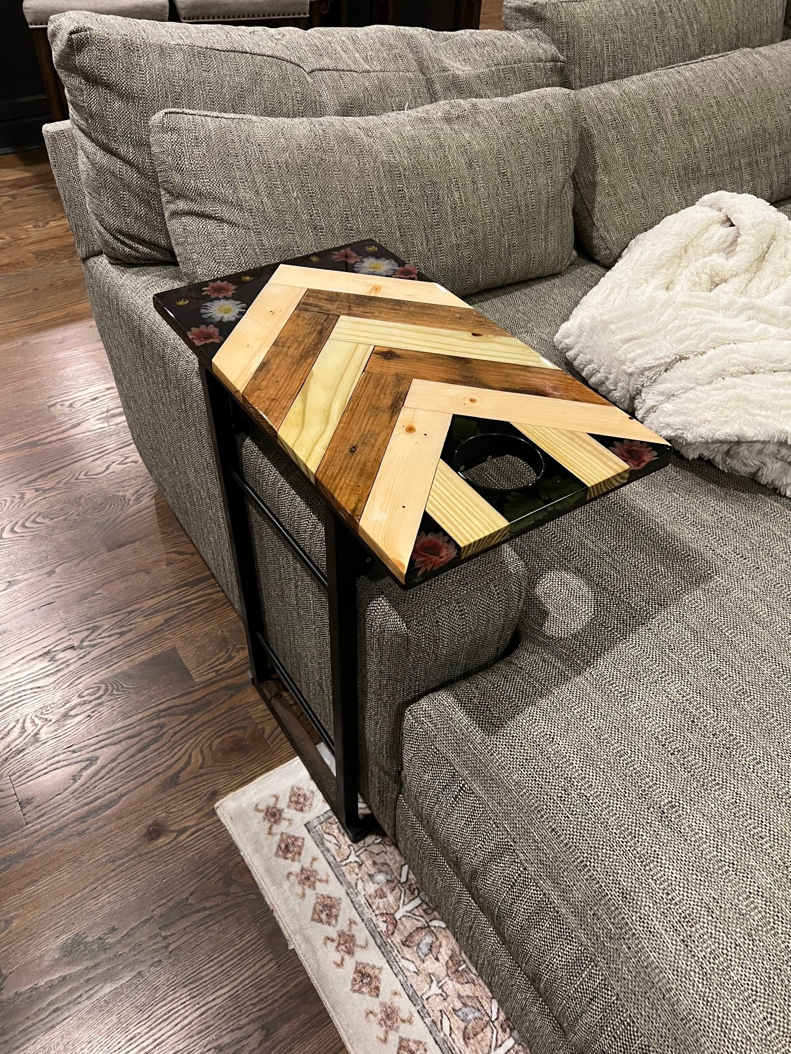 Designer TV Dinner Tray w/cup holder - Image 6